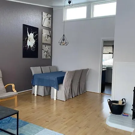 Koselig Hus Til Leie Pa I Vesteralen アパート ストクマークネス